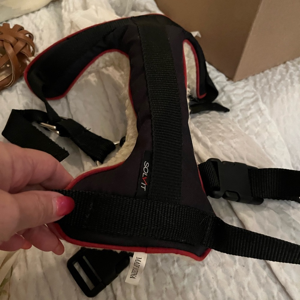 Dog harness great condition